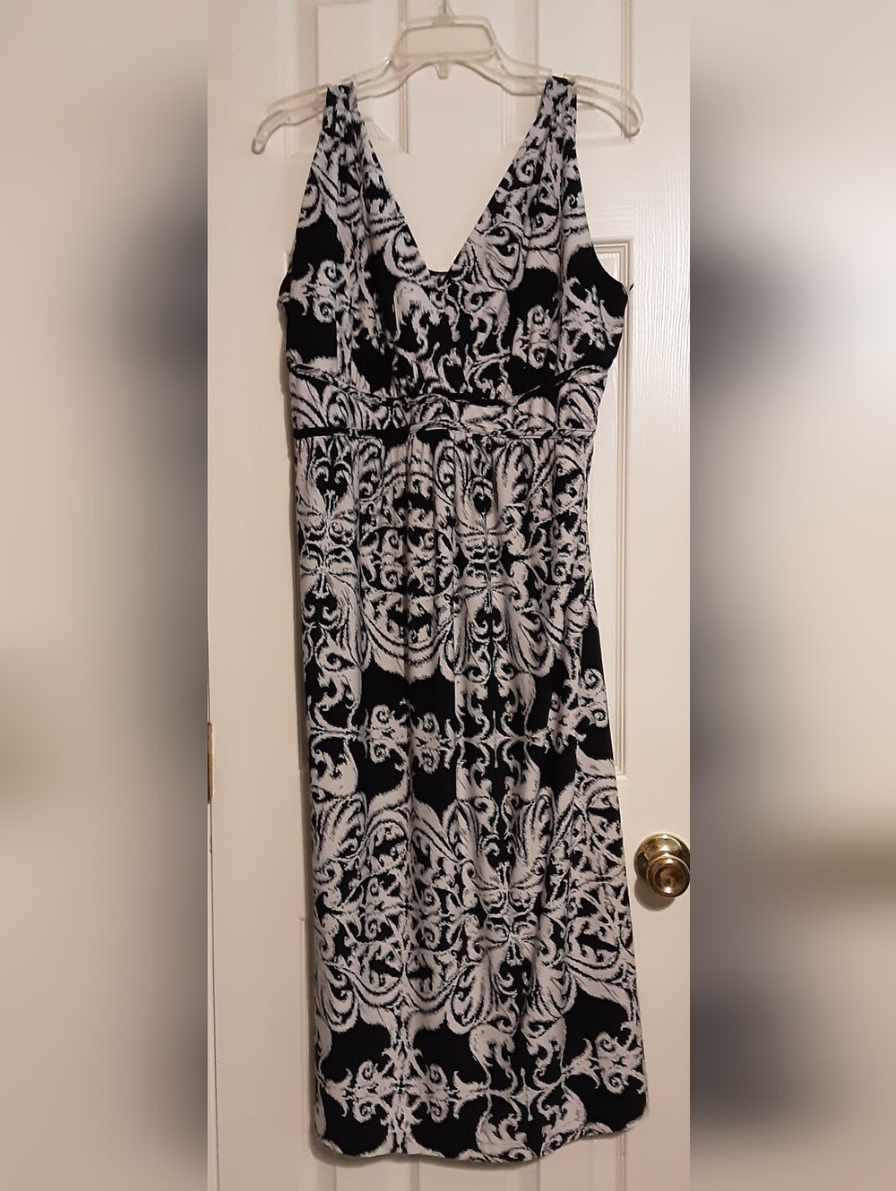 Black & White V-Neck Printed Women’s Dress